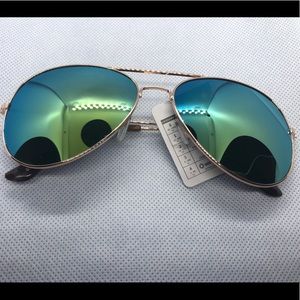 Gorgeous Passion Teal-Green Sunshades